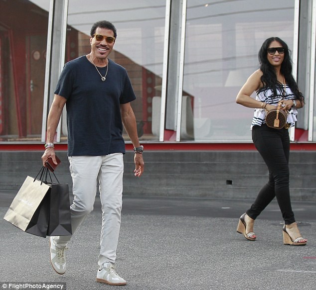 5b62e73326a9d Entertainment Gists Foreign General News Lifestyle & Fashion News Photos Relationships 