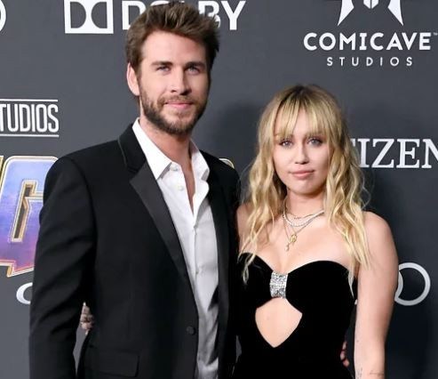 Miley Cyrus?and Liam Hemsworth break up 8-months after marriage, as Miley is pictured kissing a woman during vacation in Italy (photos)