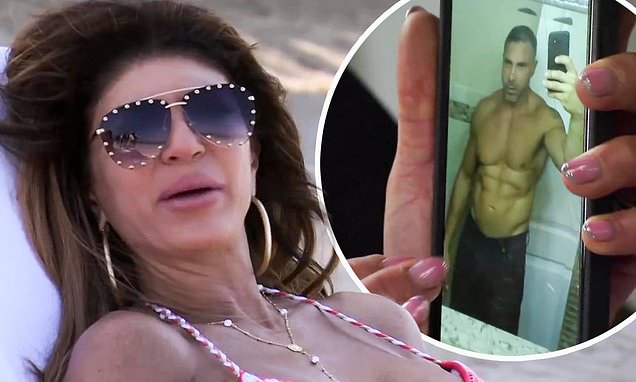 Teresa Giudice‘s lawyer denies she cheated after hookup confession