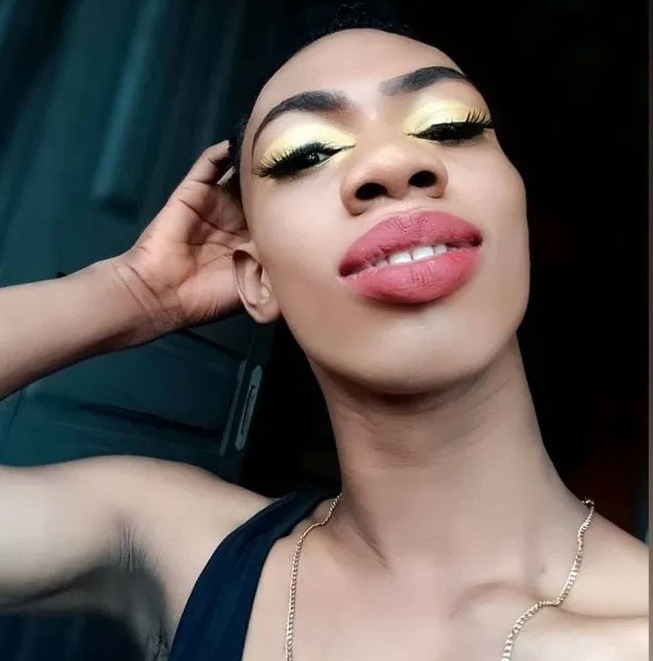 Aunty Bobrisky Blocked Me, Help Me Beg Her’ James Brown Pleads