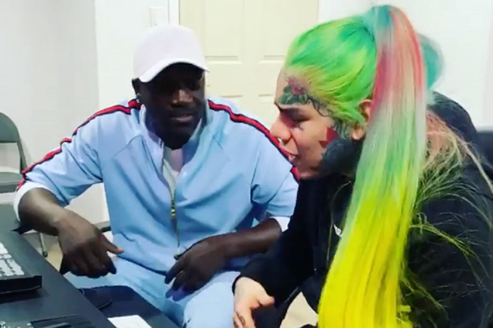 Tekashi 6ix9ine Links Up With Akon