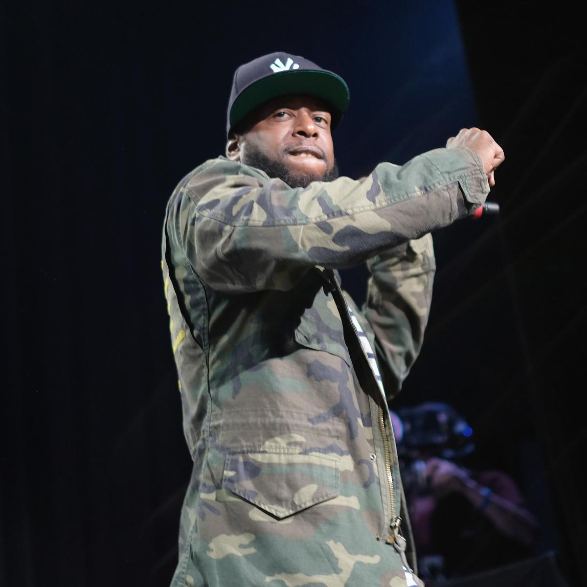 Talib Kweli & Diamond D Far Out Bar Out