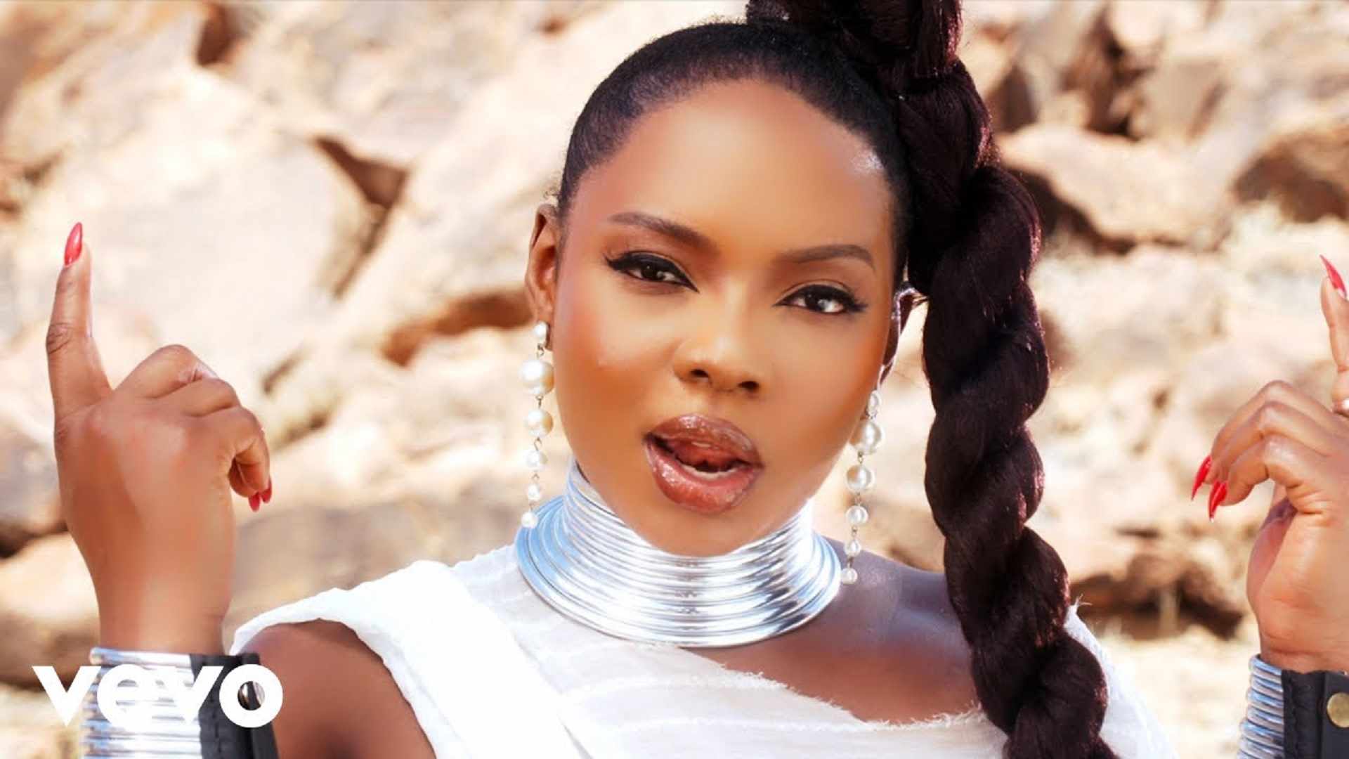 Yemi Alade Fire (video)