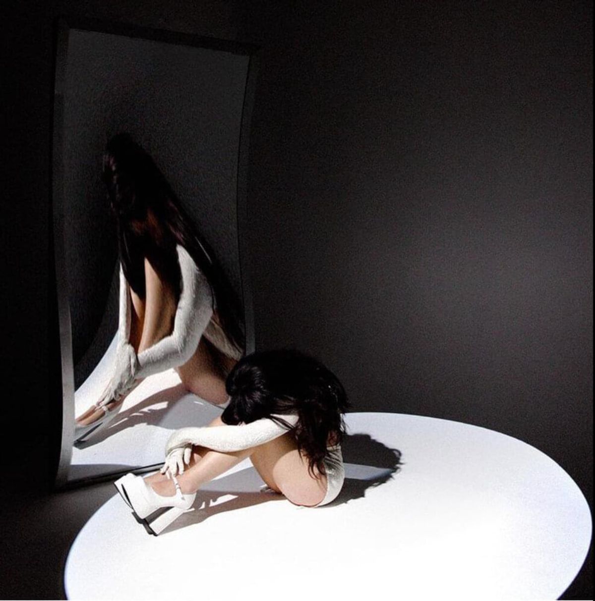 Nessa Barrett Dying On The Inside