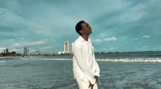 Frank Edwards – Obuka (Mighty) (Song, Video)