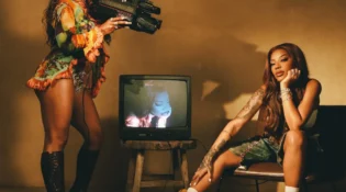 LUDMILLA, Victoria Monét – CAM GIRL (Song, Video)