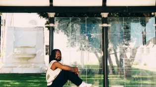 Johnny Drille – I’m Available (Song, Video)