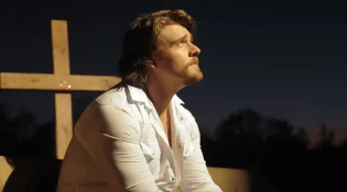 Gavin Adcock – Perfect Man (Song, Music Video)