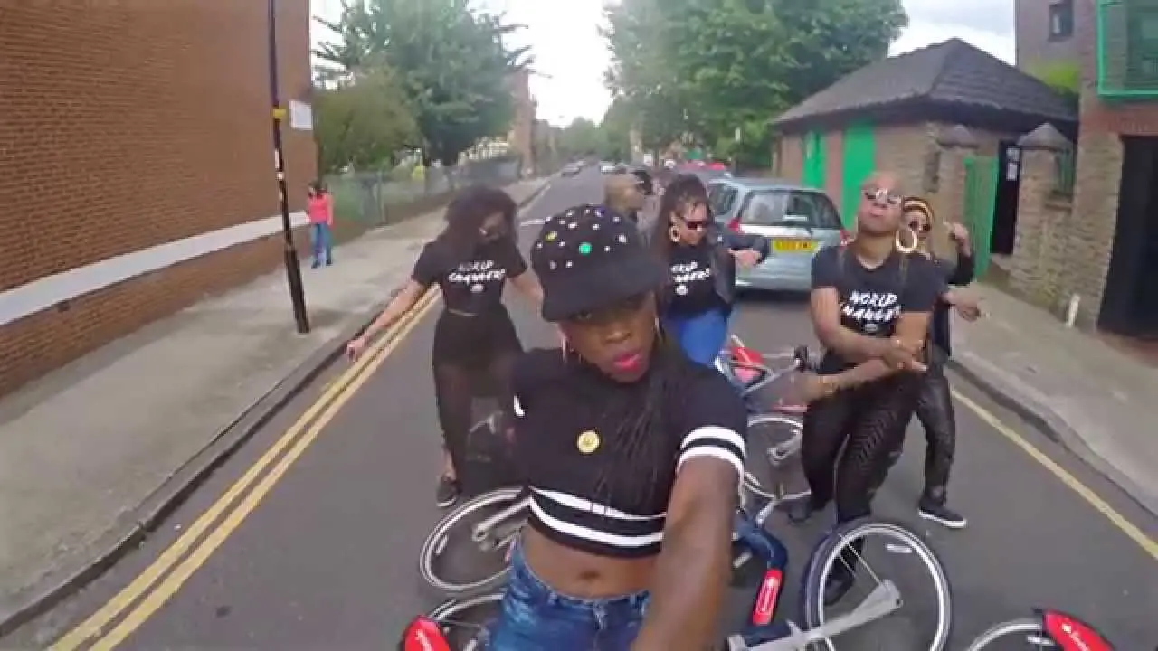 Download Video: Aina More – Girls Killing It - Click to play