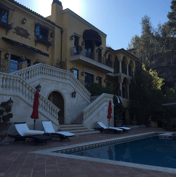 Wizkid Ayo Balogun Aquires Massive House in LA  See Photos3