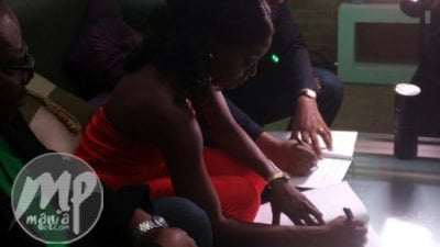 Simi Signs Deal with Etisalat as 'Brand Ambassador'