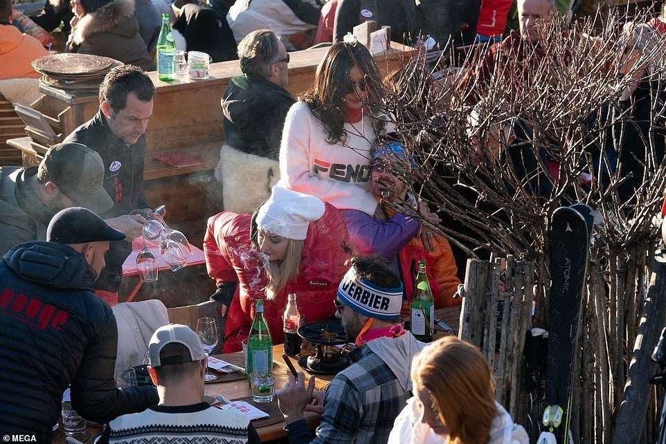 5c2c5fff7e52c Entertainment Gists Foreign General News Lifestyle & Fashion News Photos Relationships 