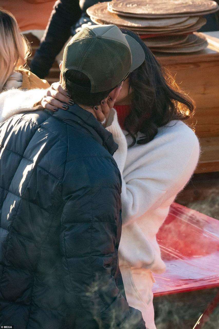 5c2c5e040869f Entertainment Gists Foreign General News Lifestyle & Fashion News Photos Relationships 