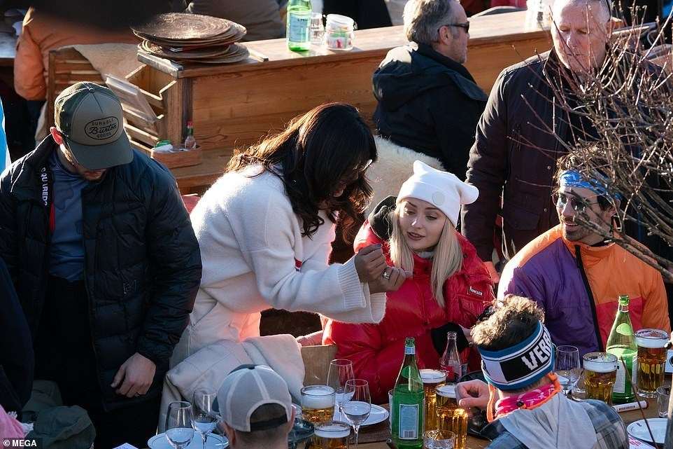 5c2c5ffda4386 Entertainment Gists Foreign General News Lifestyle & Fashion News Photos Relationships 