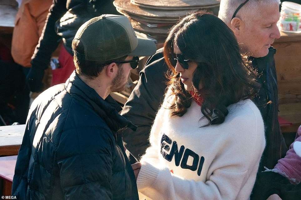 5c2c5f951dae3 Entertainment Gists Foreign General News Lifestyle & Fashion News Photos Relationships 