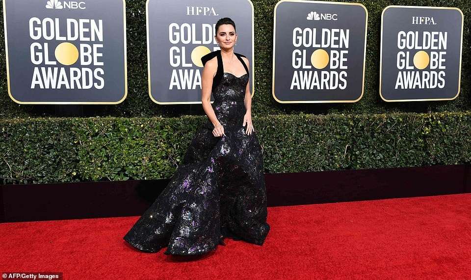 Check out red carpet photos of stars at the 76th Golden Globe Awards
