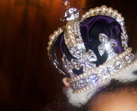 Blue Ivy wearing a crown