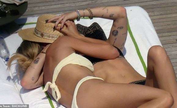 Miley Cyrus?and Liam Hemsworth break up 8-months after marriage, as Miley is pictured kissing a woman during vacation in Italy (photos)