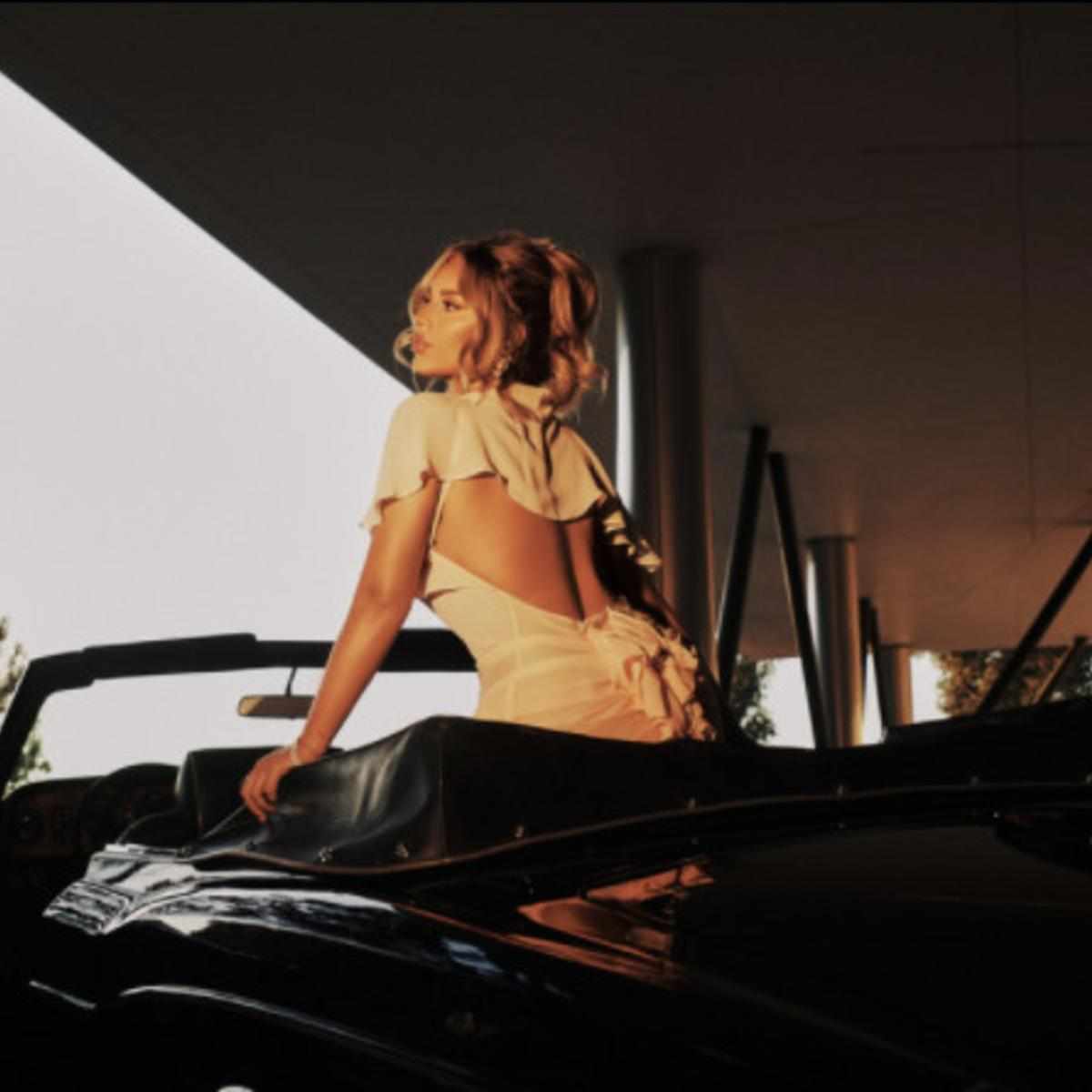 Alina Baraz Alone With You