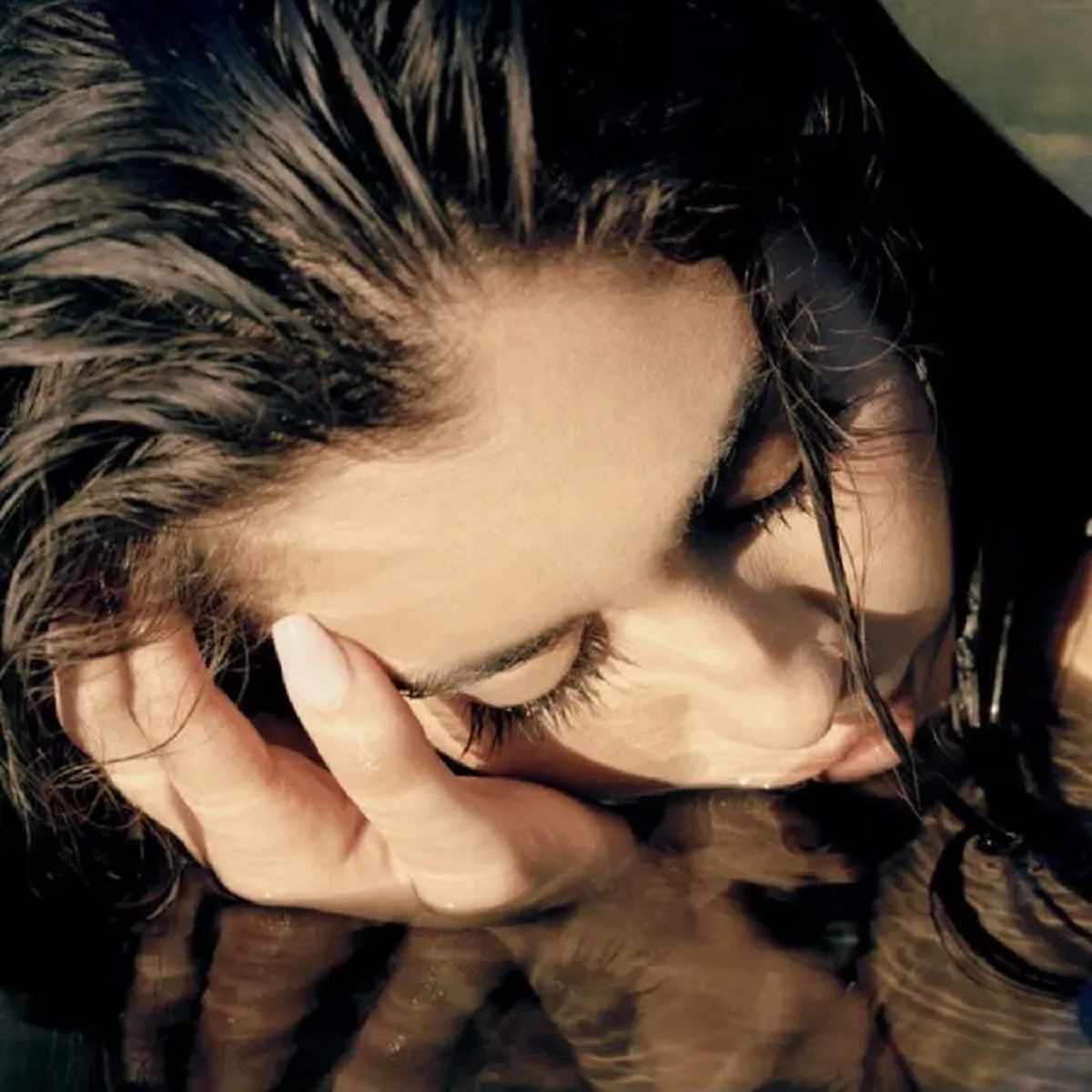 Lauren Jauregui Falling