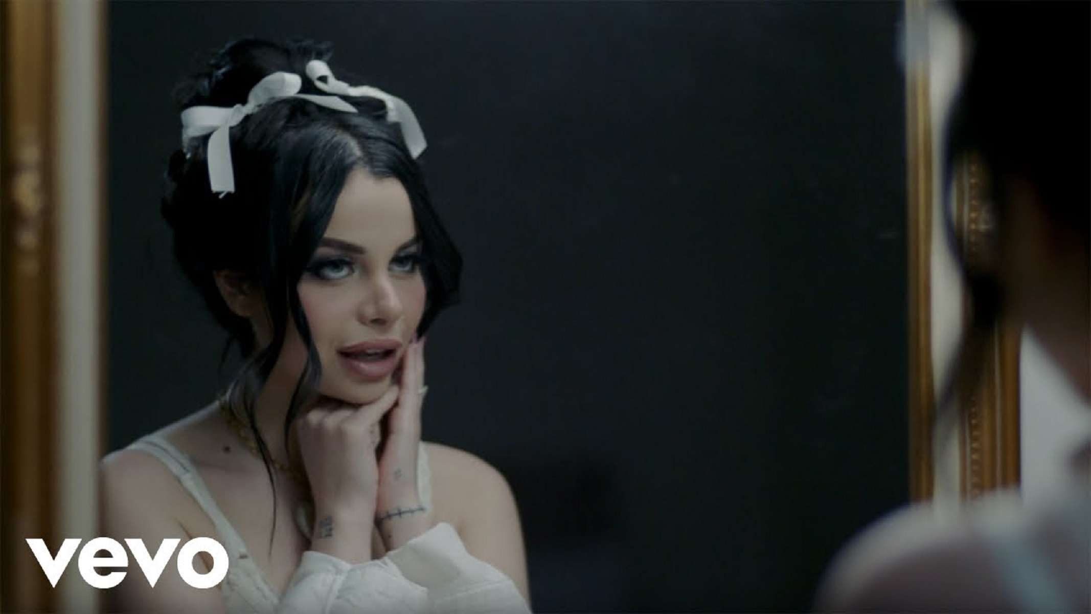 Ellise Brokenboys&bitterbitches