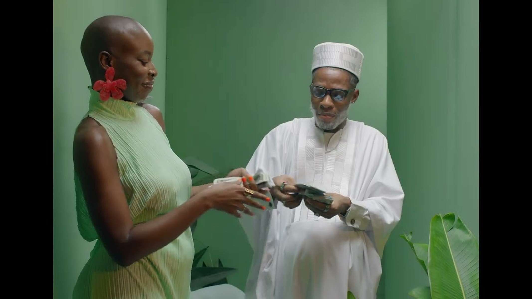 Joeboy Duffel Bag (video)