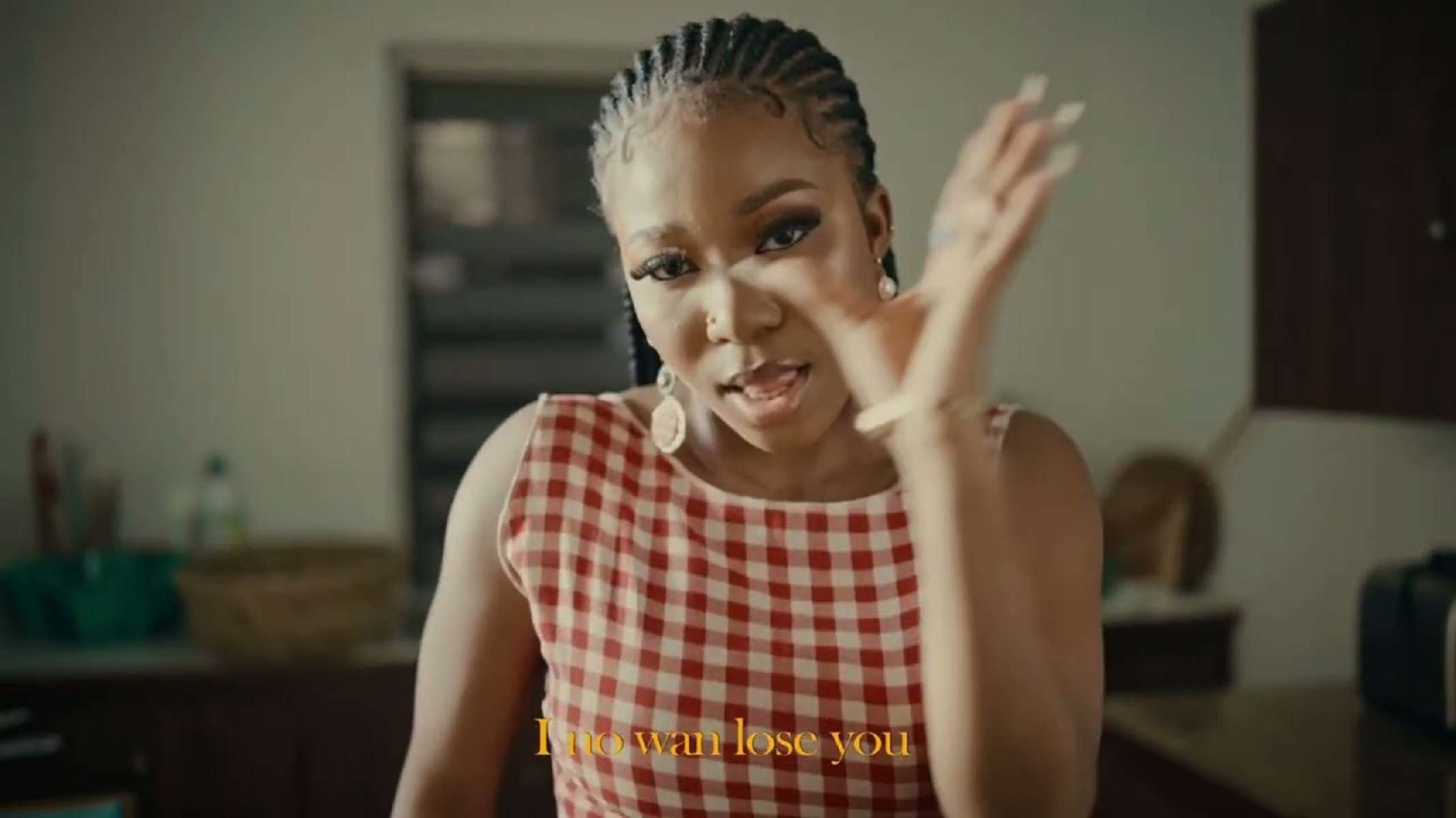 Oxlade Incomplete (visualizer)