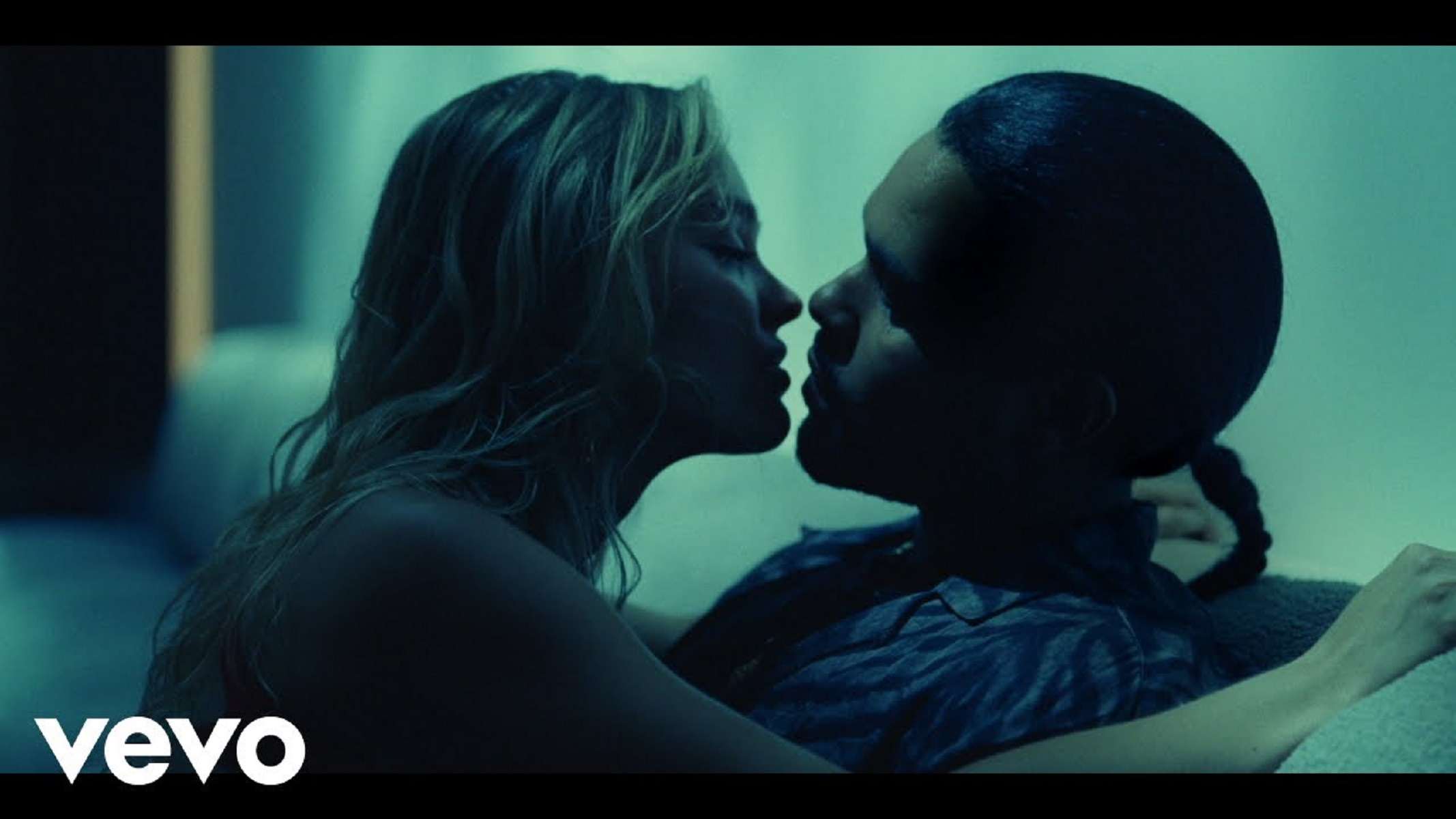 The Weeknd – Double Fantasy (video)