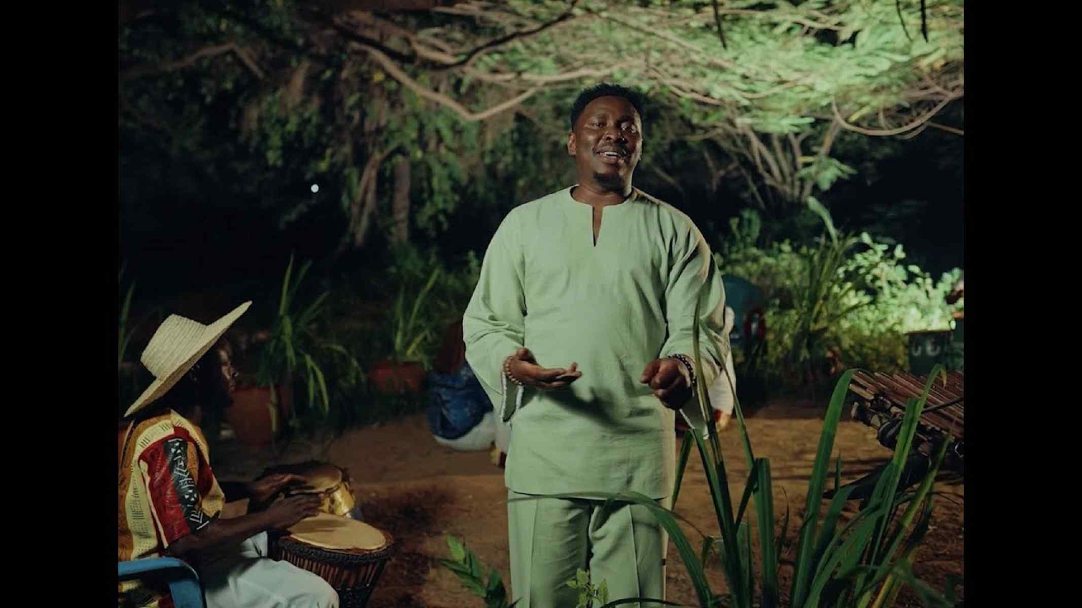 Victor Thompson Carry Me Like Baby