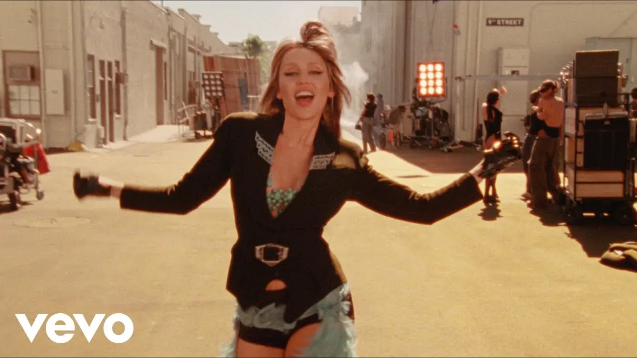 miley cyrus easy lover (music video)