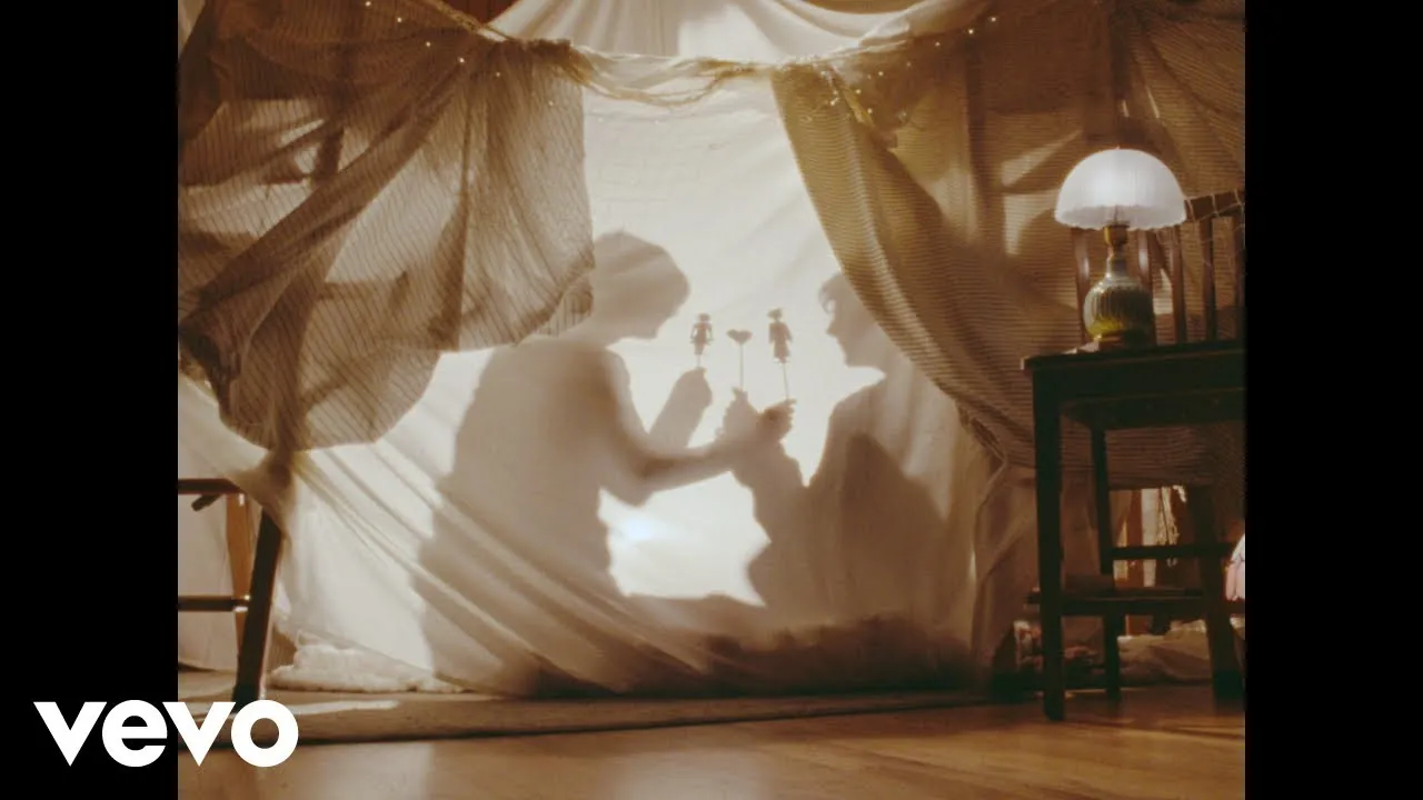 aron!, Mei Semones – Macramé (Song, Music Video) - Click to play
